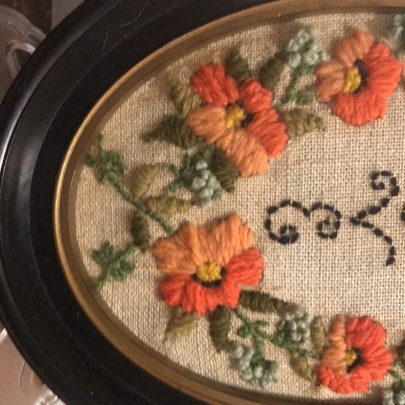 Vintage.  1970s or so black plastic oval framed hand embroidered. “Love” wall - Picture 5 of 10